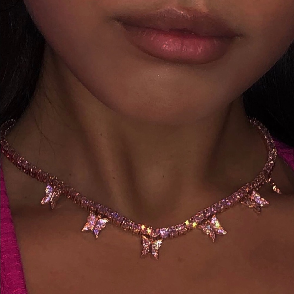 AMORA butterfly necklace